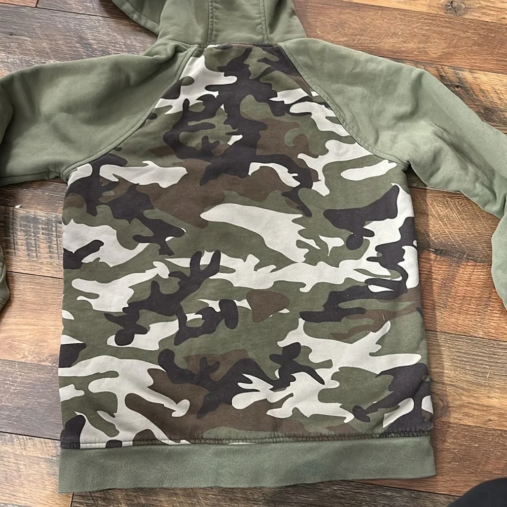 L.L. bean camo zip up camo jacket sz 10-12